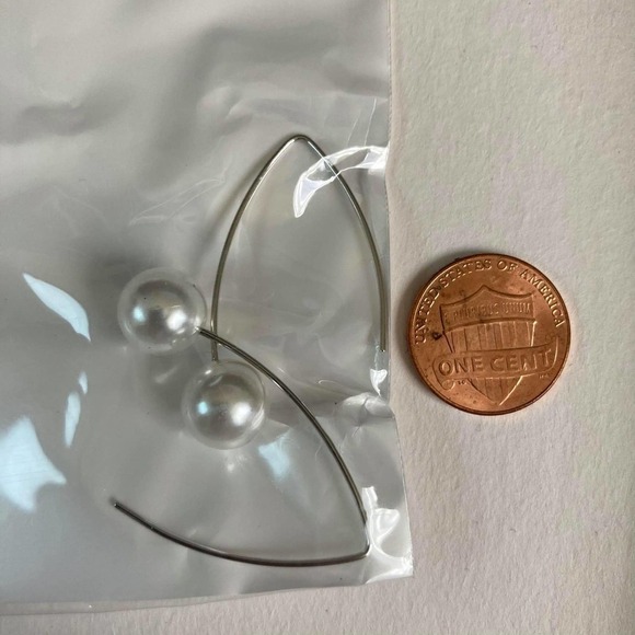 FAUX Pearl Drop Minimalistic Silver Tone Earrings - Picture 5 of 5